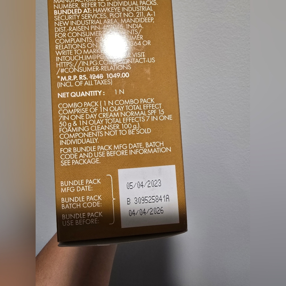 NIB OLAY Total Effects 7 in One Day Cream With Cleanser Gift Set - Picture 7 of 8